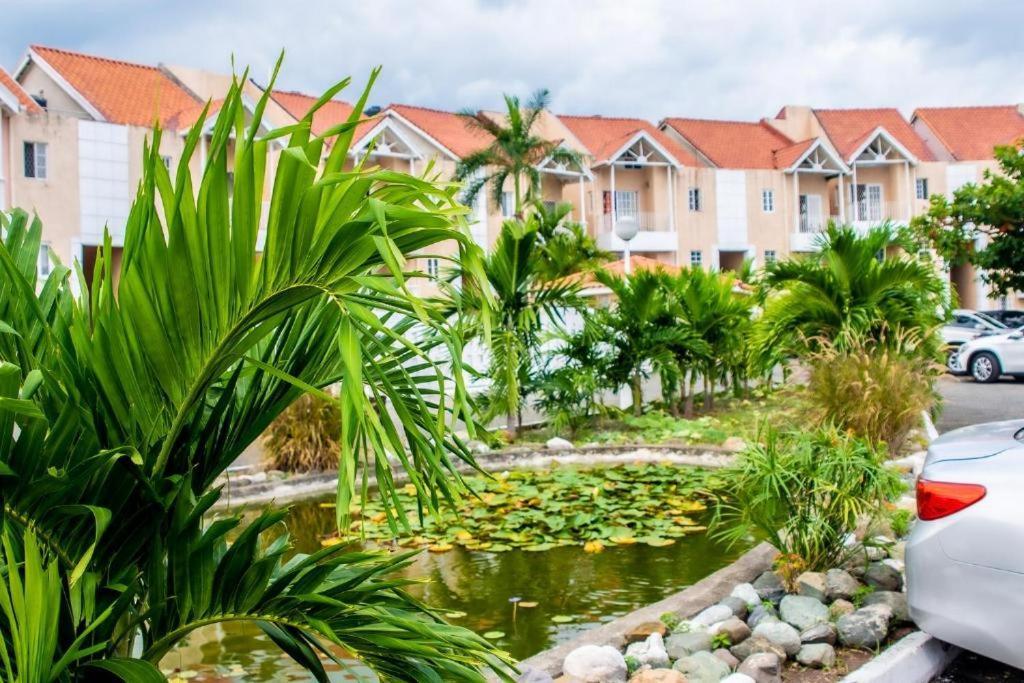 Finest Accommodation Marley Manor Apt # 513 Ground Floor 6 Marley Rd Kgn 6 킹스톤 외부 사진