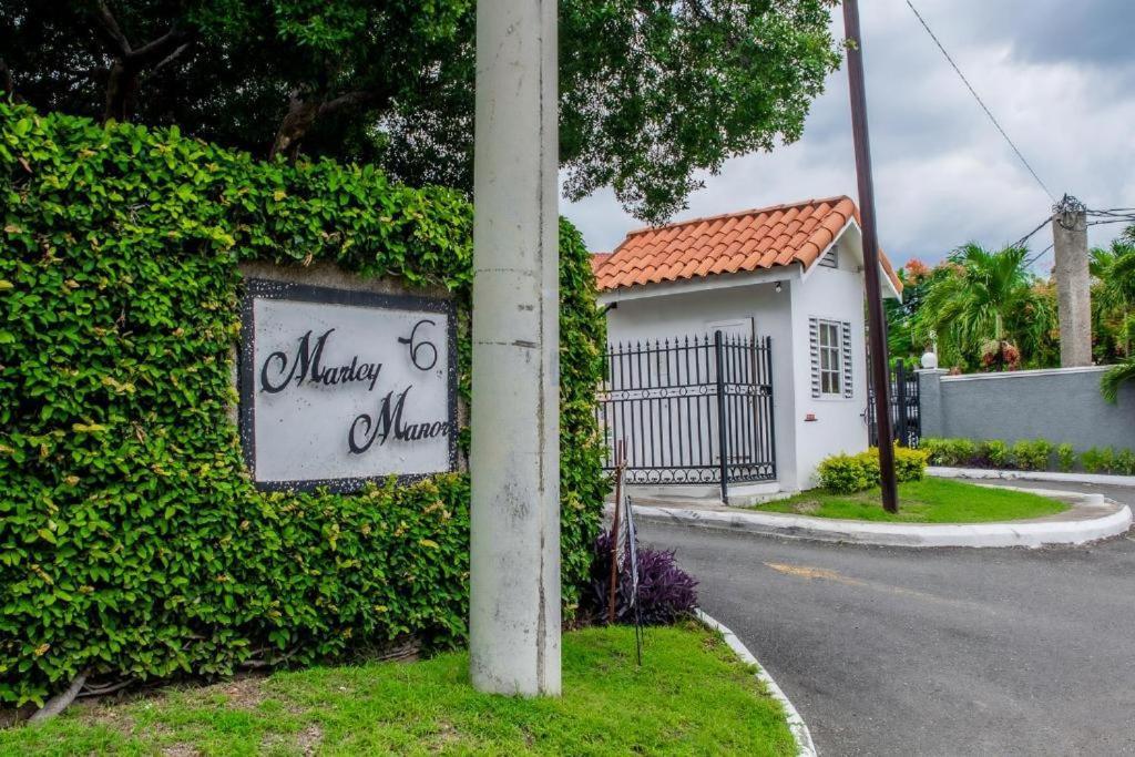 Finest Accommodation Marley Manor Apt # 513 Ground Floor 6 Marley Rd Kgn 6 킹스톤 외부 사진