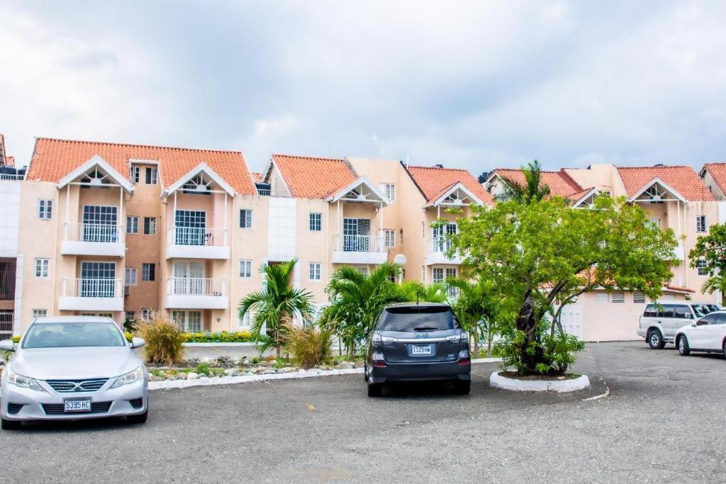 Finest Accommodation Marley Manor Apt # 513 Ground Floor 6 Marley Rd Kgn 6 킹스톤 외부 사진